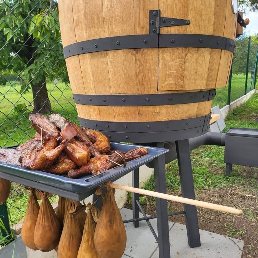 Kovovýroba Bučovice Smoker II sudová udiareň s dymoboxom